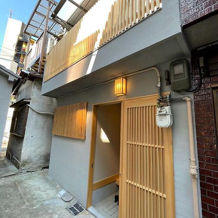 Tamatsukan 玉津館, Kansai Airport 關西空港 57 Mins, Namba 6 Mins, Nihonbashi 4 Mins, Universal Studio 37 Mins, Nara 30 Mins, Walk Jr Tsuruhashi 7 Mins, Early Check In Οσάκα Εξωτερικό φωτογραφία